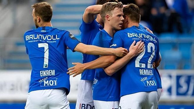 但其中充满 但其中充满